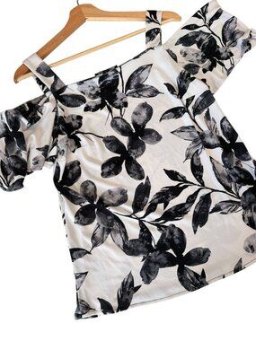 INC Black and White Floral Off the Shoulder Pullover Top Size Small